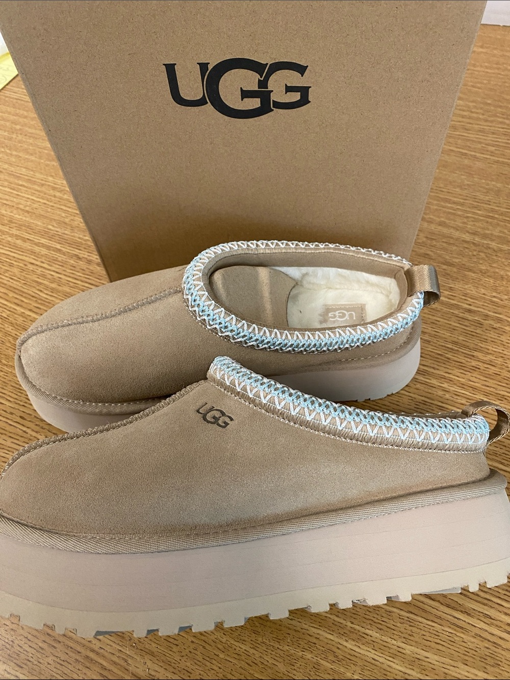 UGG Women’s Tasman Slipper in Sand